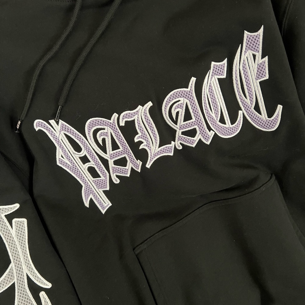 Palace Skateboards Labyrinth Hood Black